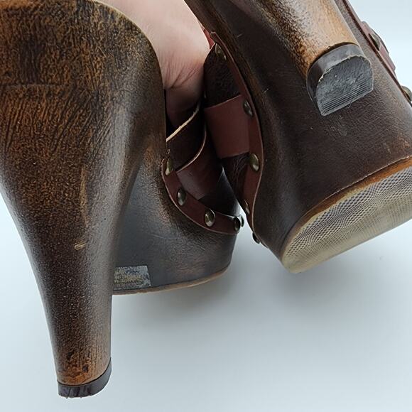 Vintage White Mountain Studded Heeled Mules Size 8.5 Brown Leather Clogs Y2K - Picture 10 of 14